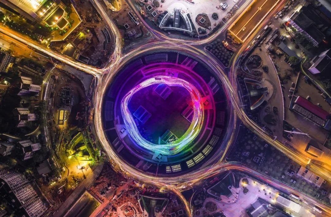 △武漢光谷正發(fā)展成為全國最大的光電子信息產(chǎn)業(yè)集群。