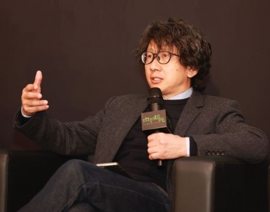 在學術論壇上發(fā)言的朱銳。（受訪者供圖）