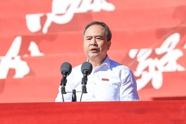 中國科學院院士、大連理工大學校長賈振元在2024級新生開學典禮上致辭。校方供圖