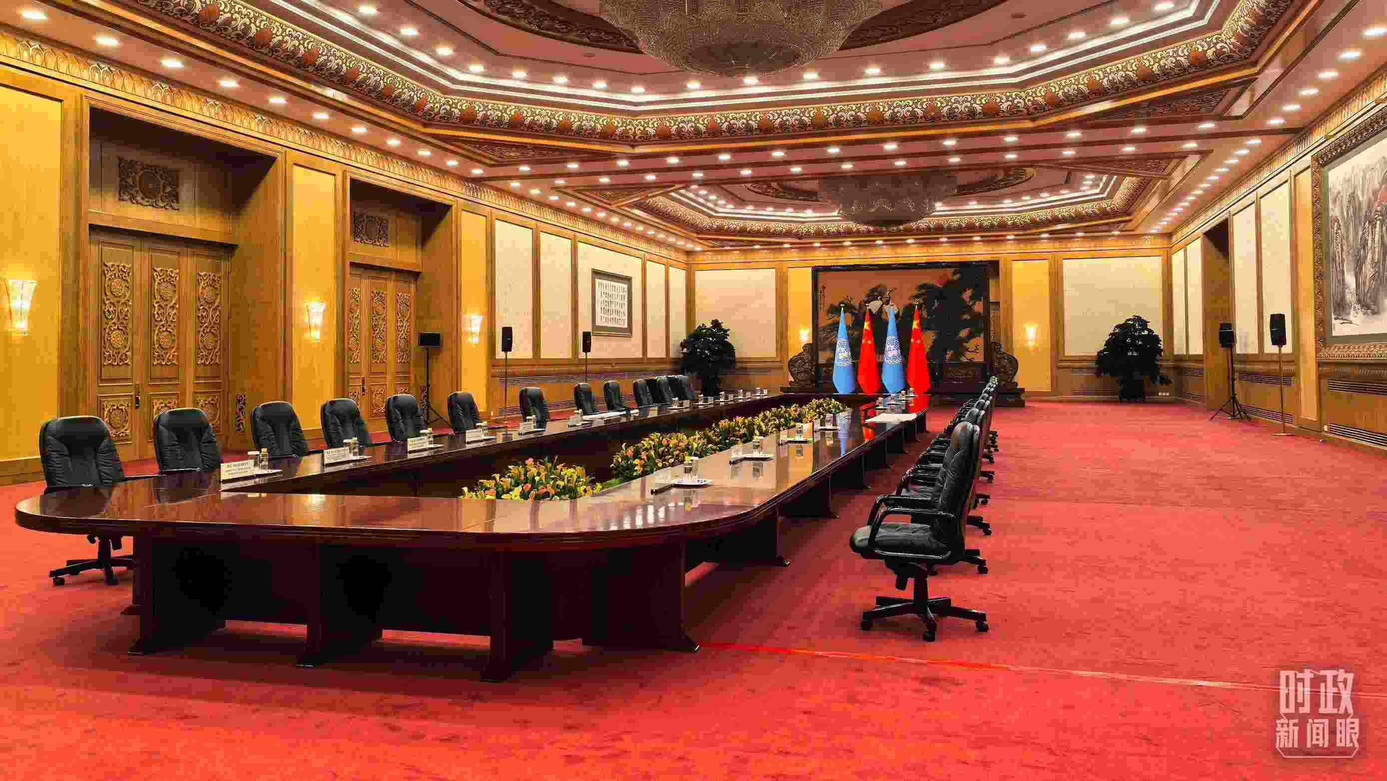  △同聯(lián)合國秘書長古特雷斯的會(huì)見會(huì)場(chǎng)，這是開始前的場(chǎng)景。（總臺(tái)央視記者劉瑞琳拍攝）