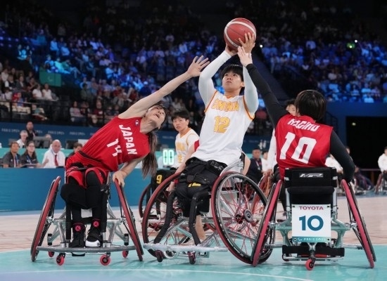 巴黎殘奧會(huì)｜“撞車、摔倒，我們都習(xí)慣了”