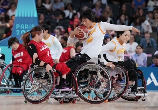 巴黎殘奧會(huì)｜“撞車、摔倒，我們都習(xí)慣了”