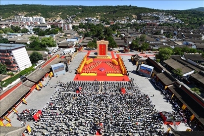 公祭伏羲大典現(xiàn)場。新華社發(fā)（周文濤 攝）