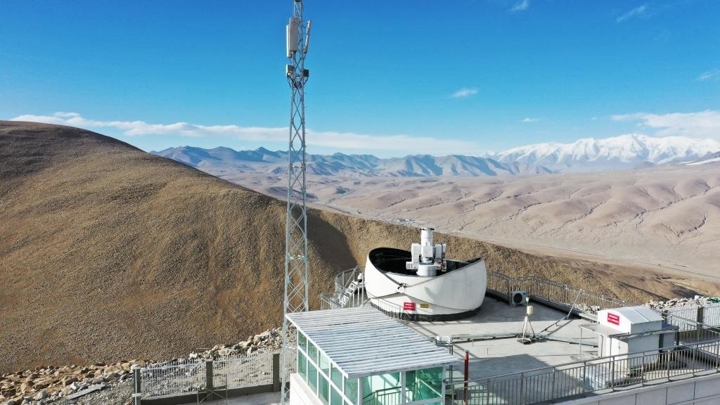 正在運(yùn)行的塔縣星地激光通信地面站。（中國科學(xué)院空天信息創(chuàng)新研究院供圖）
