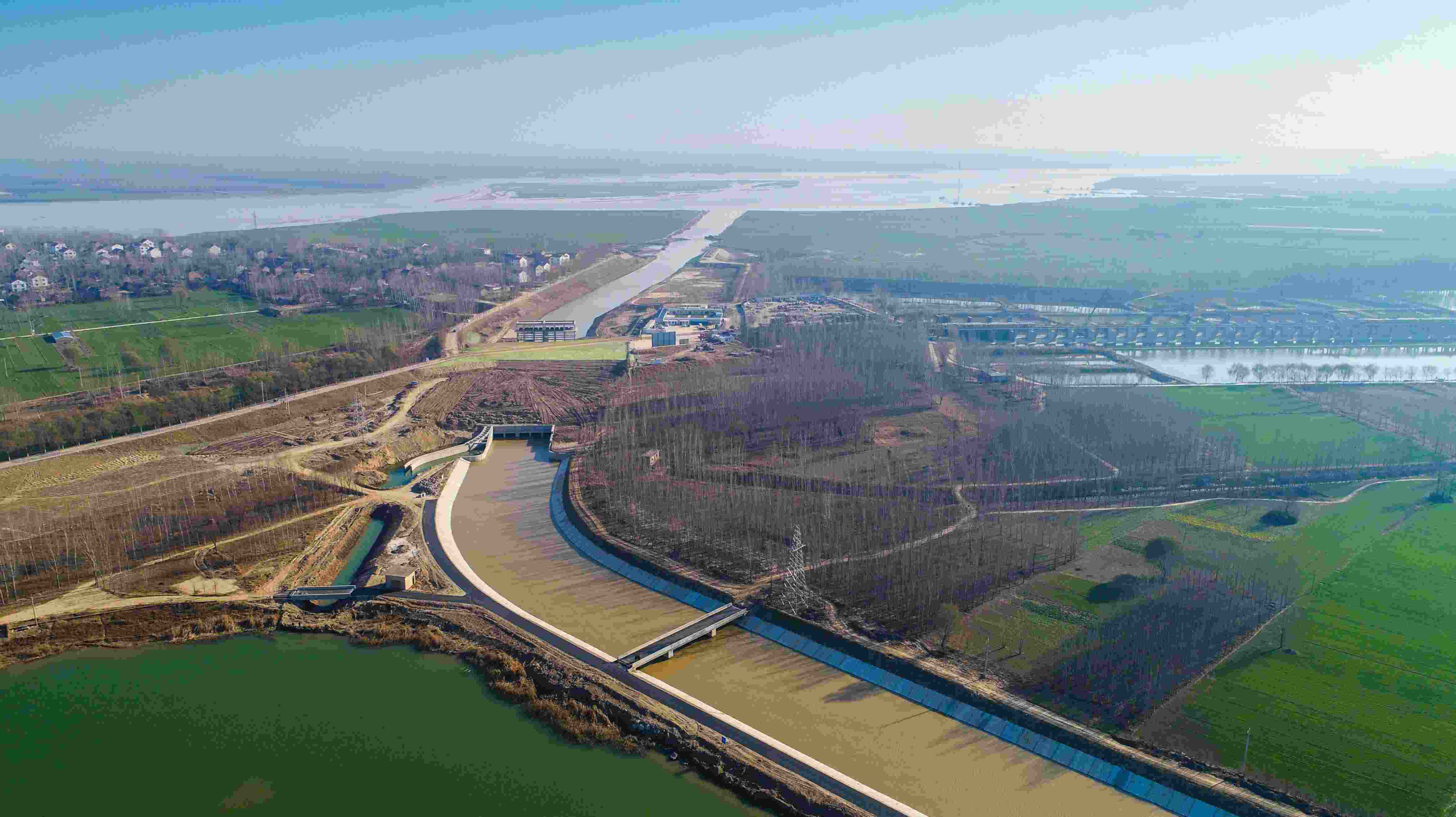 實施引黃入冀調(diào)水，助力華北地下水超采綜合治理和白洋淀生態(tài)環(huán)境修復。水利部水資源局供圖