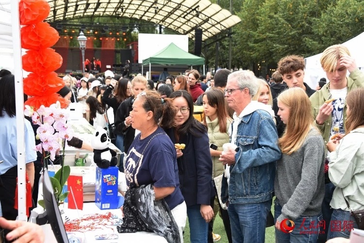 斯德哥爾摩中秋游園會(huì)。人民網(wǎng)記者 殷淼