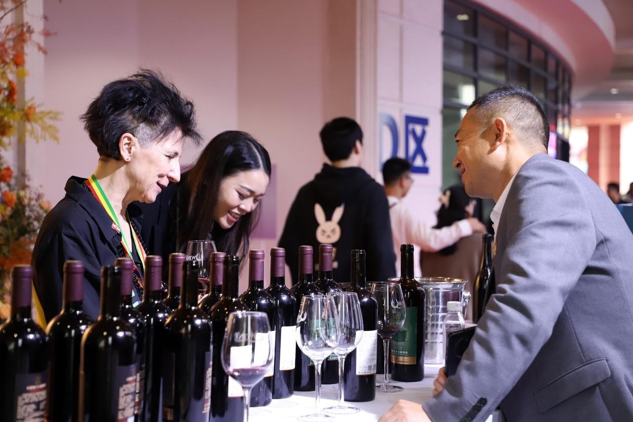 第五屆華僑進(jìn)口商品博覽會(huì)在浙江青田開幕。新華社記者 張曉潔 攝