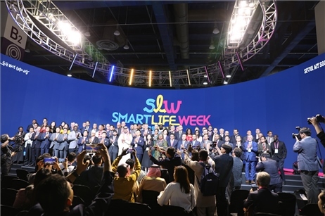 “智慧生活周”博覽會(huì)上展出的低空飛行器。人民網(wǎng)記者 莽九晨攝