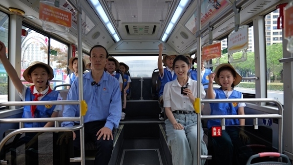 江蘇省太倉市總工會(huì)舉行“坐上勞?！畬＞€’跟著榜樣看太倉”直播活動(dòng)。江蘇省總工會(huì)供圖