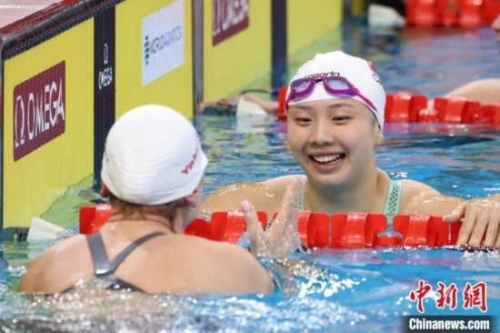 10月19日晚，2024年世界泳聯(lián)游泳世界杯上海站結(jié)束第二個比賽日的爭奪。圖為中國選手唐錢婷在女子100米蛙泳決賽中。 中新社記者 湯彥俊 攝
