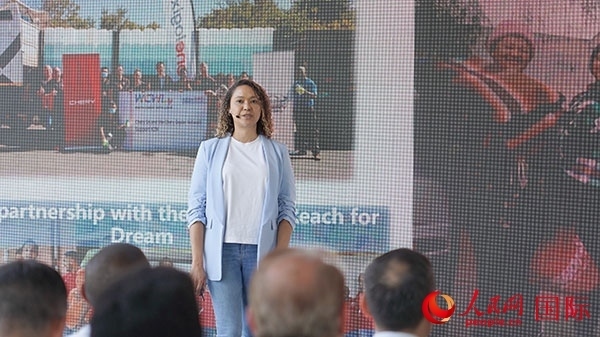 奇瑞南非公司全國市場經理維倫·彼得森發(fā)言。人民網 張茜攝