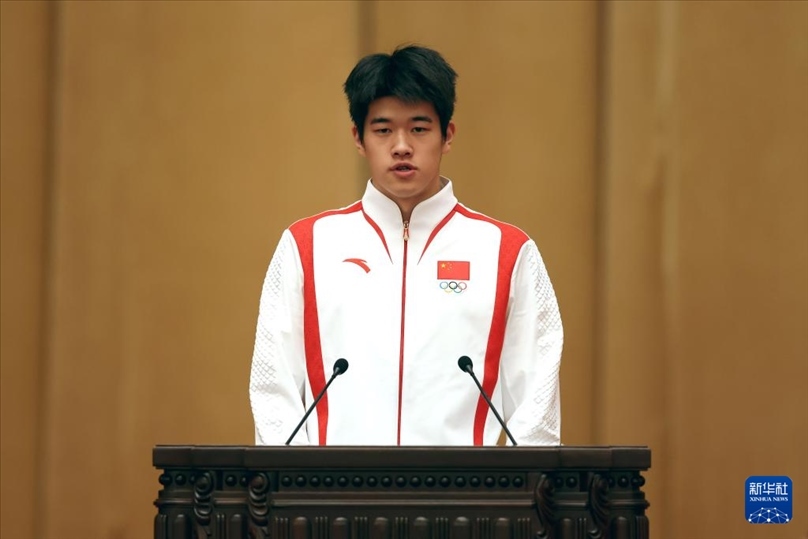 11月15日，游泳運(yùn)動(dòng)員潘展樂在報(bào)告會(huì)上發(fā)言。新華社記者 李明 攝