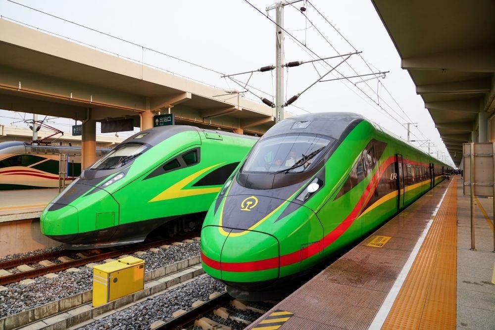 截至2024年7月5日，中老鐵路國際旅客列車累計開行滿1000列，極大地便利了沿線民眾出行。