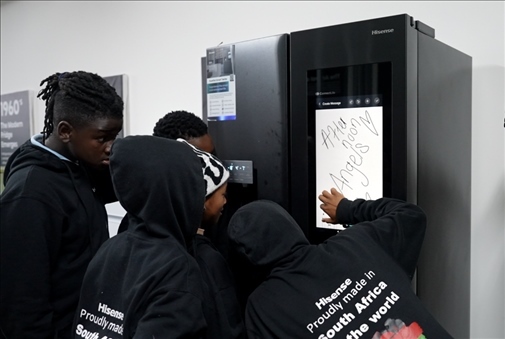 海信智能冰箱吸引南非人。海信南非公司供圖