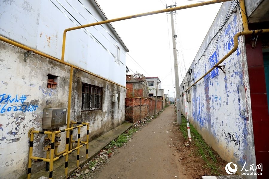 中燃公司在玉山鎮(zhèn)鋪設(shè)完工的燃氣管網(wǎng)。人民網(wǎng)記者 慎志遠攝