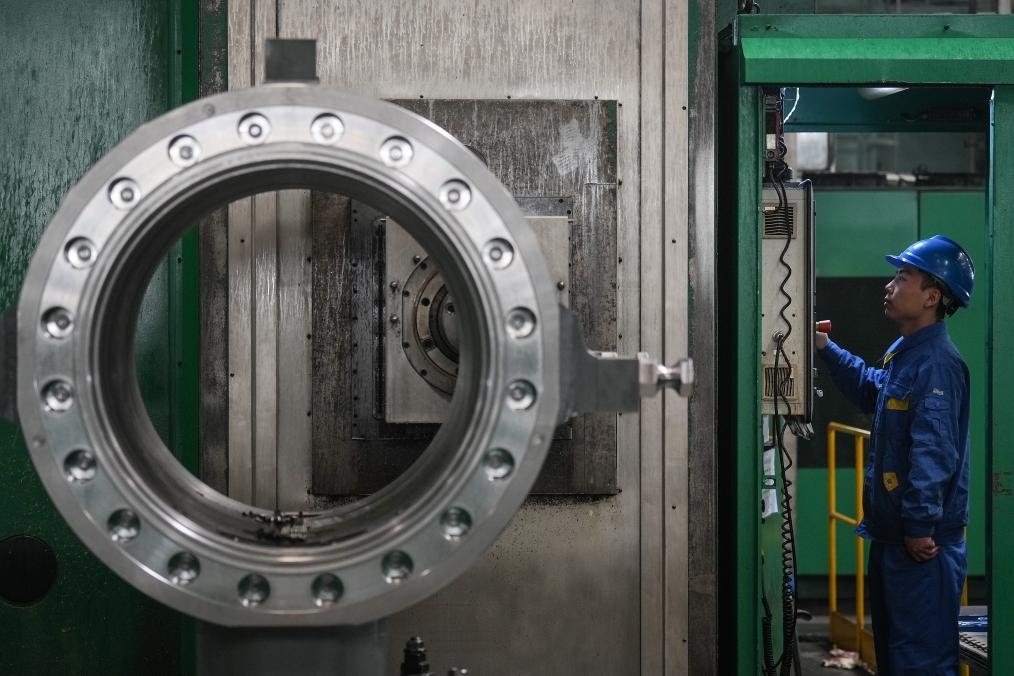 2023年2月14日，沈陽鼓風機集團股份有限公司的工人在車間工作。新華社記者 潘昱龍 攝