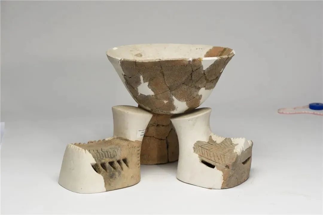 陶缽支座組合。國(guó)博供圖