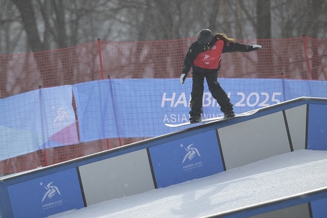 2月8日，張小楠在比賽中。新華社記者 楊冠宇攝