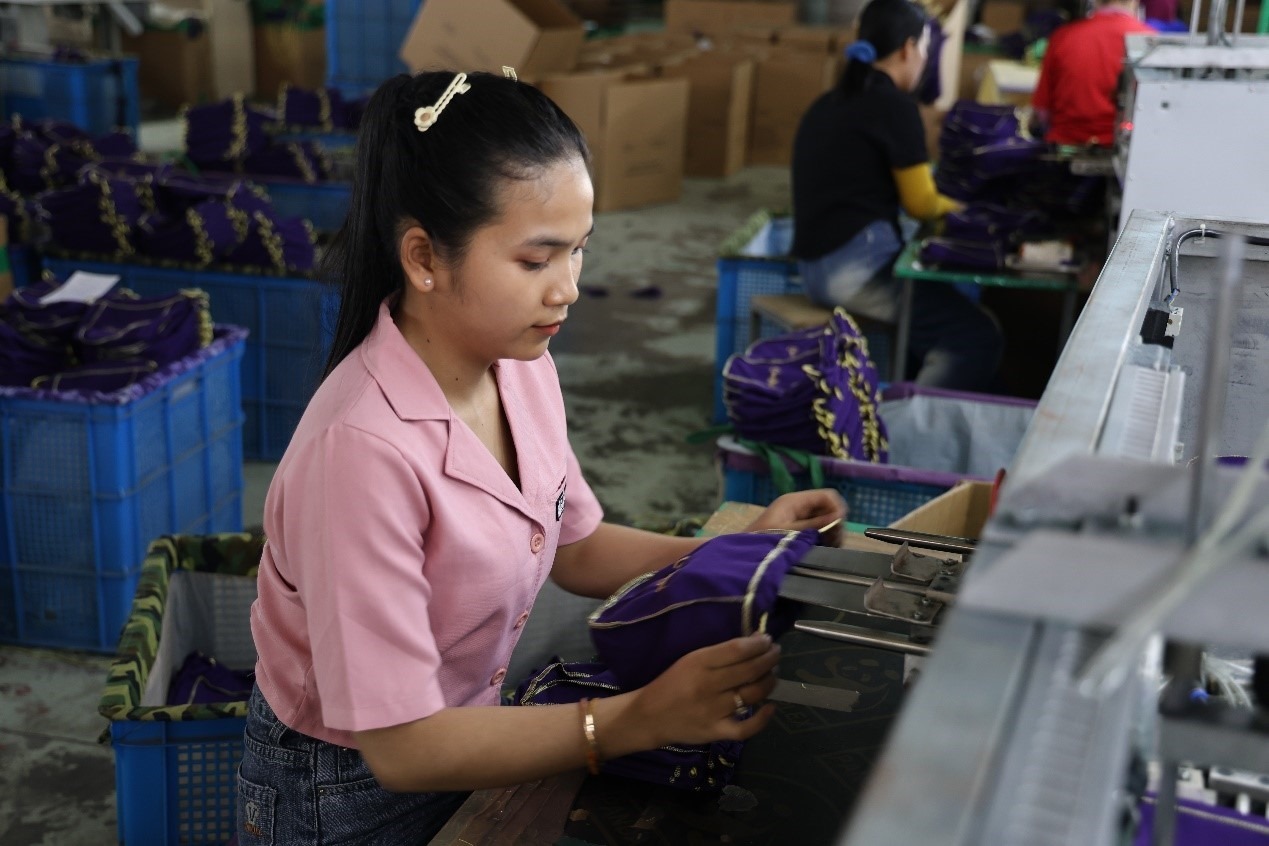 達(dá)尼在西港特區(qū)內(nèi)工作。西港特區(qū)供圖