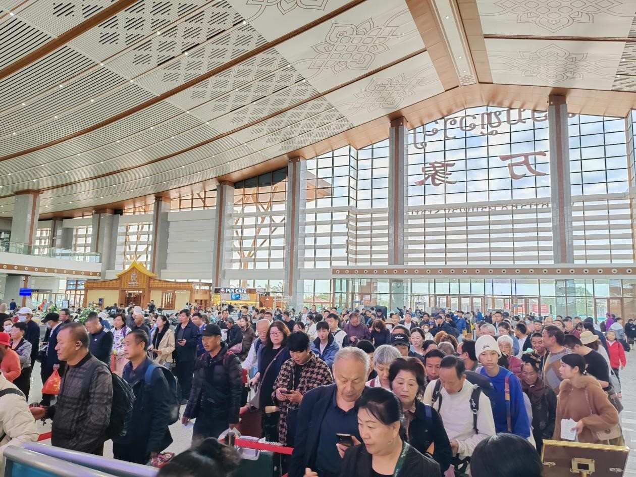 春節(jié)期間的中老鐵路萬象站。李加勇攝