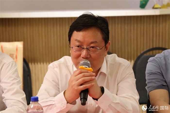 山東省濰坊市副市長狄波在座談會上致辭。人民網(wǎng)記者 陳海琪攝