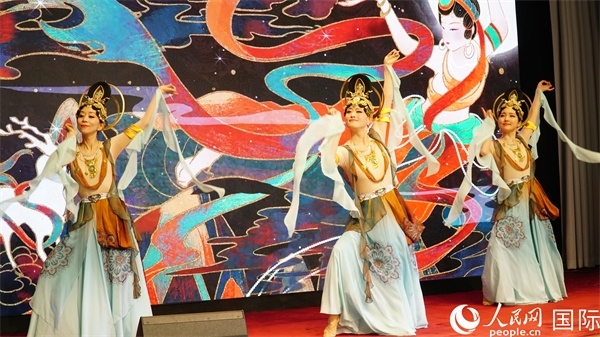 敦煌舞蹈表演。人民網(wǎng) 蔣曉辰攝