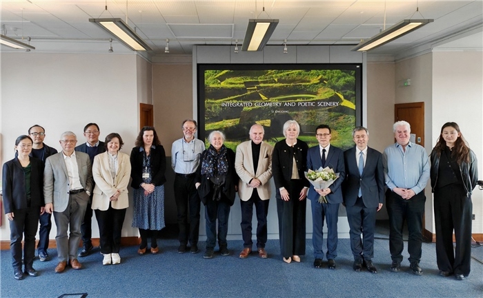 參加開幕式和學術(shù)交流活動的嘉賓合影?；顒又鬓k方供圖