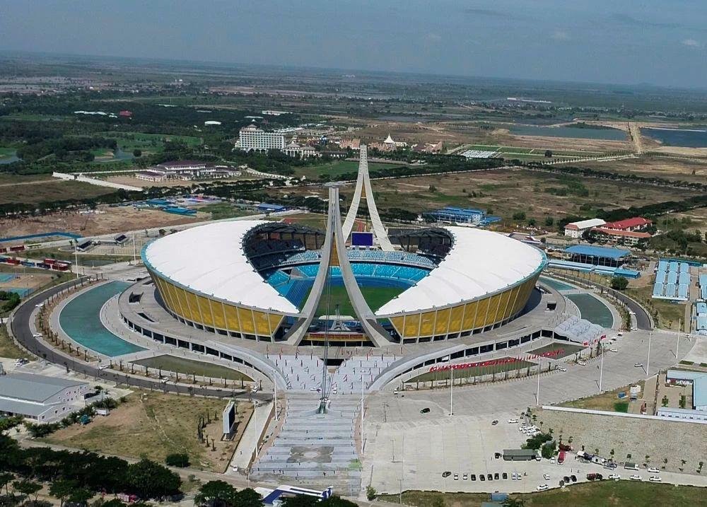 由中國援建的柬埔寨國家體育場項(xiàng)目于2021年12月18日正式啟用。