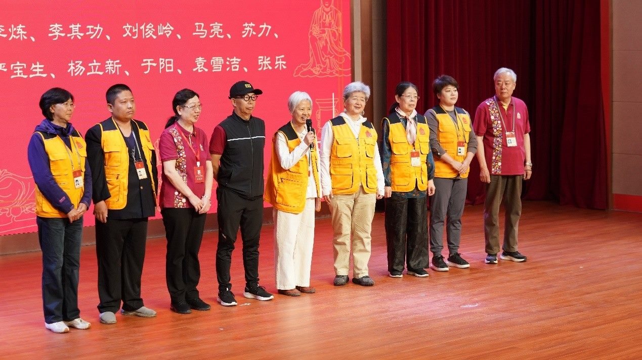 服務滿二十年志愿者代表發(fā)表感言。故宮博物院供圖