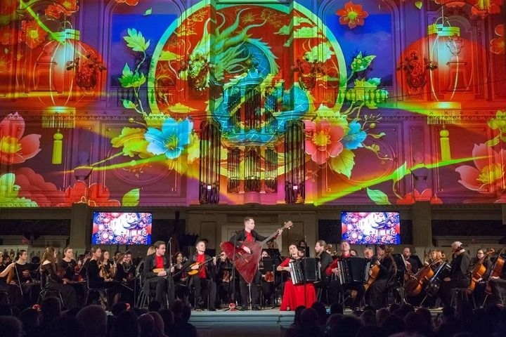 2025年2月6日，俄羅斯音樂家在圣彼得堡舉行的中俄新春音樂會上表演。新華社發(fā)（莫京娜 攝）