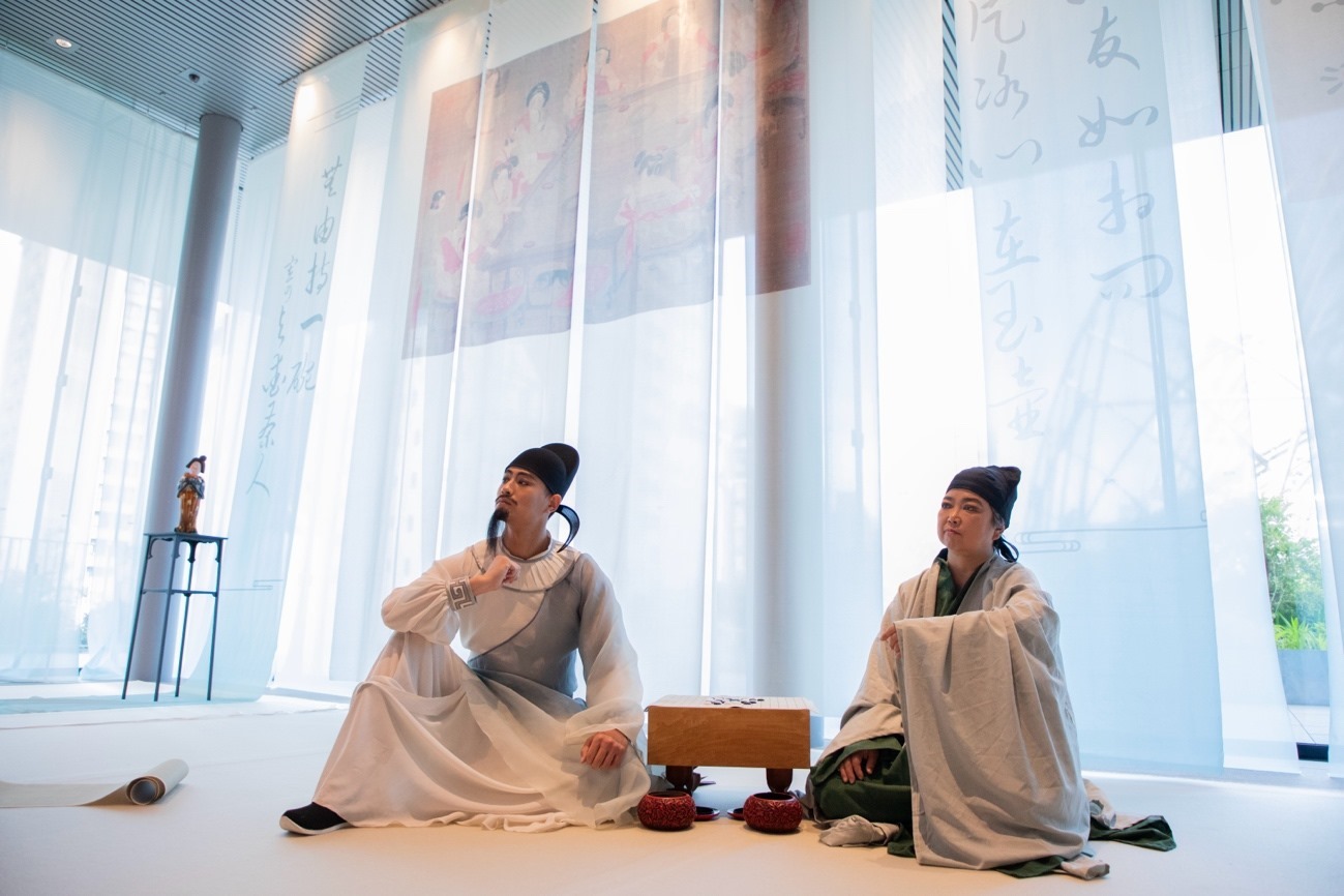 白居易與茶仙盧仝。中國駐大阪旅游辦事處供圖