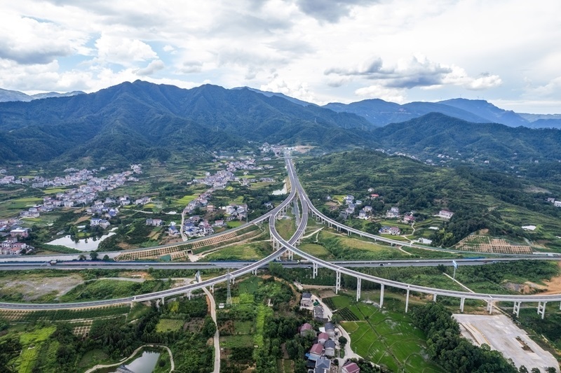 確?；緦?shí)現(xiàn)社會主義現(xiàn)代化取得決定性進(jìn)展——寫在黨的二十屆四中全會召開之際